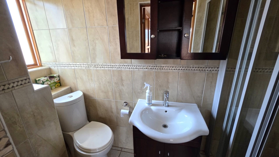 4 Bedroom Property for Sale in Ifafi North West